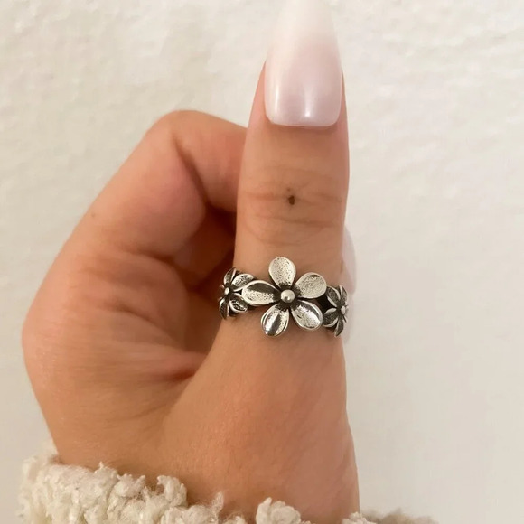925 Sterling Silver Vintage Flower Ring Dainty Minimalist Ring - Picture 10 of 11